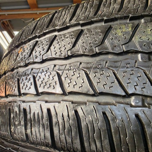 Пара шин 235 65 r16c Continental VanContactWinter 6-8mm 19-18 121/119R