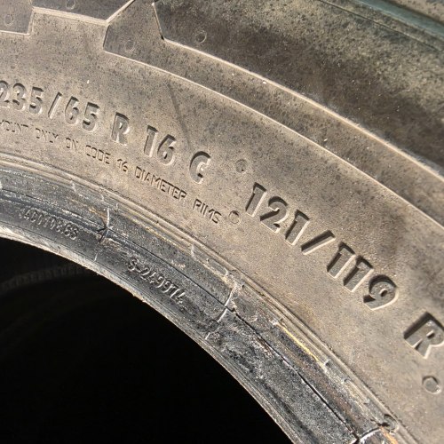 Пара шин 235 65 r16c Continental VanContactWinter 6-8mm 19-18 121/119R