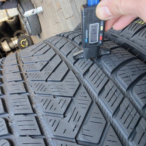 Комплект шин 315 35 r22 Pirelli Scorpion winter rsc☆ 5-7mm 20g имеется перед