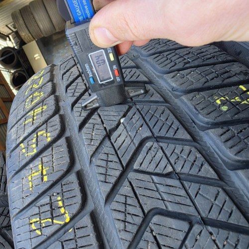 Комплект шин 315 35 r22 Pirelli Scorpion winter rsc☆ 5-7mm 20g имеется перед