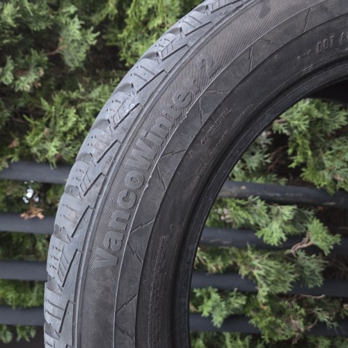 Пара шин 225 55 R17C Continental Vanco winter 2 остаток 8.5мм б/г