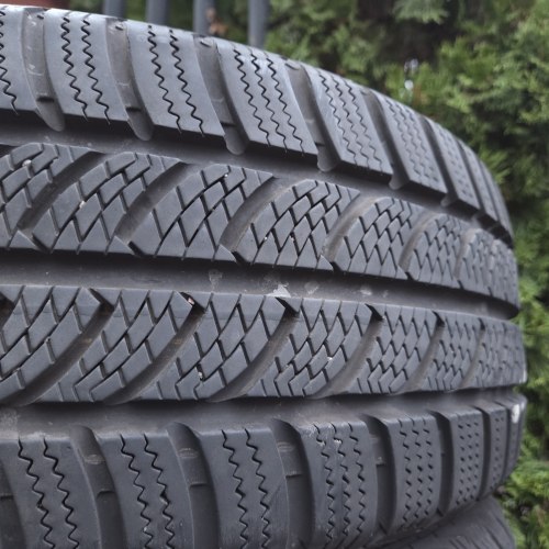 Пара шин 225 55 R17C Continental Vanco winter 2 остаток 8.5мм б/г