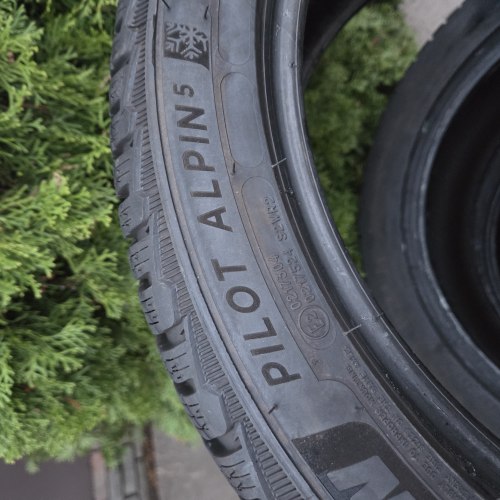 225 45 R18 Michelin Pilot Alpin 5 21г. Остаток 6.2мм