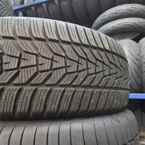 225 55 r18 Hankook Winter icept evo 3 x 21г остаток 7.5мм