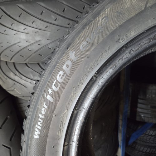 225 55 r18 Hankook Winter icept evo 3 x 21г остаток 7.5мм