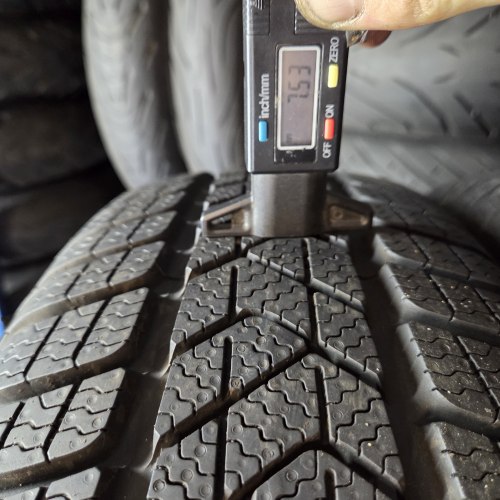 Пара шин 205 60 R17 Pirelli Sottozero 3 ☆ 23-20г остаток 7.5-7мм