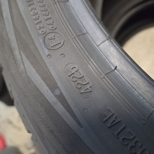 255 40 R20 Continental EcoContact 6Q RO 25г. Остаток 6мм