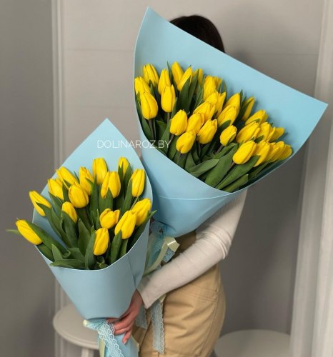 Букет тюльпанов "Желтые в голубом"