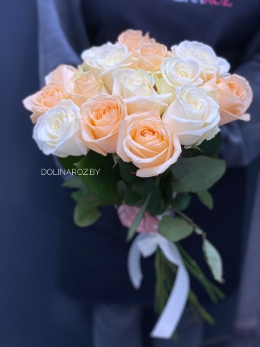 Букет роз «Бело-кремовый микс» 15 роз