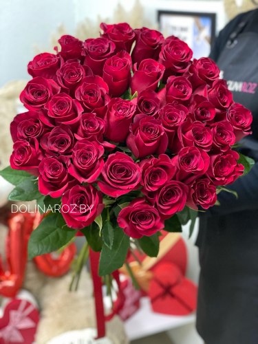 Букет из роз "Люблю тебя" 35 роз