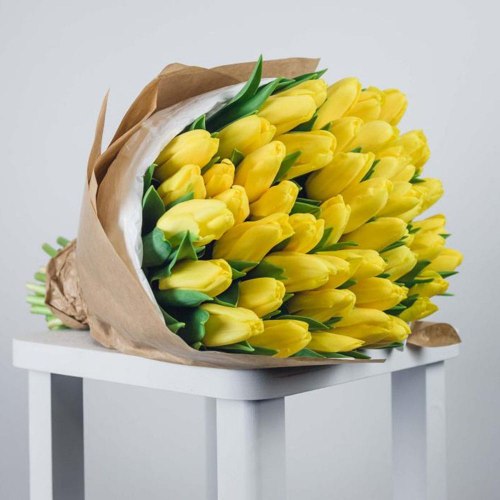 Букет тюльпанов "Желтые в крафте"