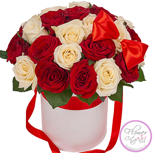 Красно - Белые Розы в шляпной коробке