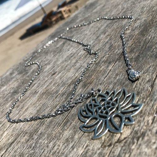 Ожерелье с лотосом на цепочке, металл, серебряный цвет