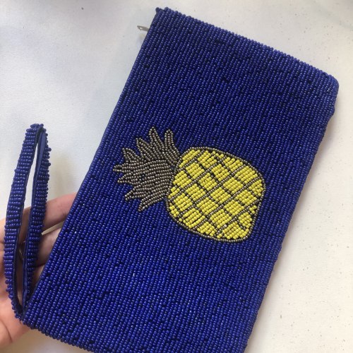 Клатч из бисера синий с рисунком "ананас"