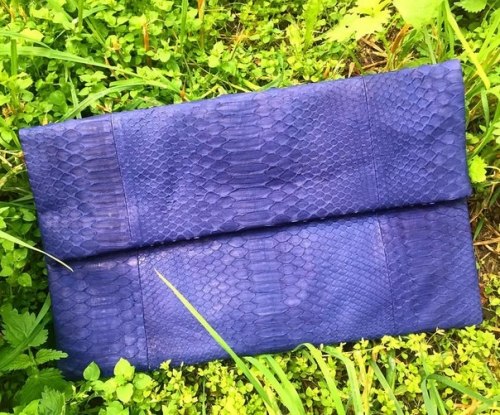 Клатч из натуральной кожи питона темно-синий размер XL