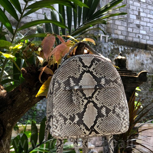 Рюкзак из натуральной кожи питона MONICA в естественном цвете без покраски