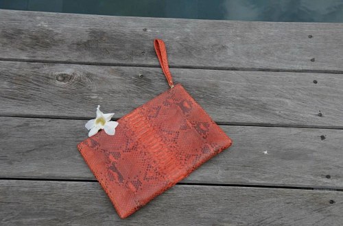 Чехол для ноутбука из натуральной кожи питона красный с орнаментом