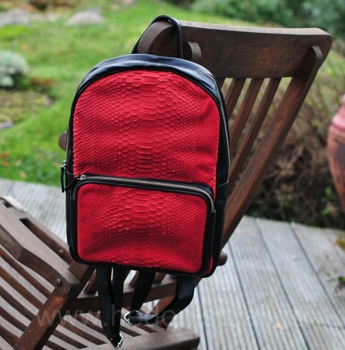 Рюкзак из натуральной кожи питона черный с красным