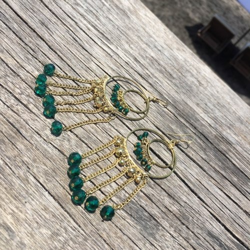 Серьги-кольца с кристаллами зеленые