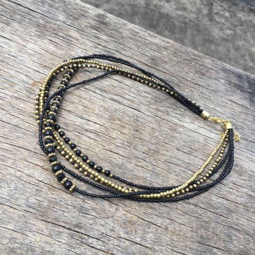 Ожерелье из бисера черное с золотым