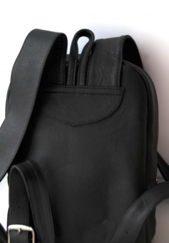 Рюкзак из натуральной кожи питона SIMONE черный с ярко-синим
