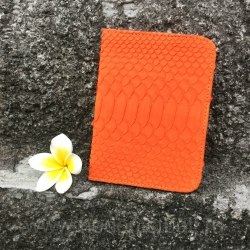 Обложка на паспорт из натуральной кожи питона оранжевая