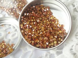 Кристаллы 3 мм, с фольгированной основой, цвет золото (основа розовое золото)