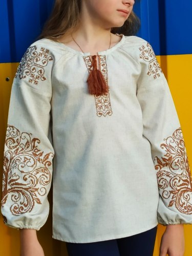 Дитяча вишита блуза Ольга на сірому льоні зі світло-коричневою вишивкою