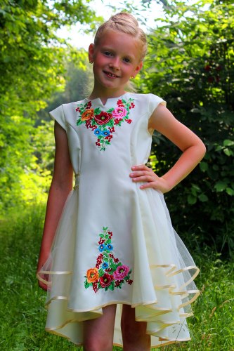 Дитяча вишита сукня Мальвіна з вишивкою Діана на білому габардині