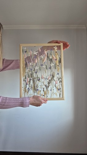 Интерьерное панно из сухоцветов без фона 30х40 см "Сама нежность"