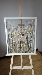 Интерьерное панно из сухоцветов без фона 40х50 см с ромашками и виолами