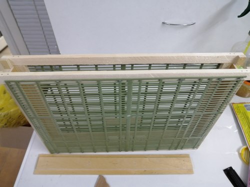 Изолятор на 1 рамку с разделительной решеткой (деревянный)