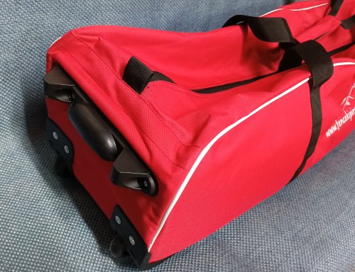 Чехол на колёсах "Аэро" Мушкетер (Россия)