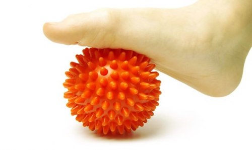 Мяч массажный 7 см, жесткий (красный)