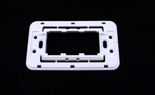 Запчасть DAIKIN 1682203 INFRARED REC MOUNTING PLATE