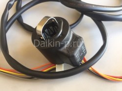 Запчасть DAIKIN 300729P MOTOR OPER.VALVE COIL L=2000mm UKV-A024