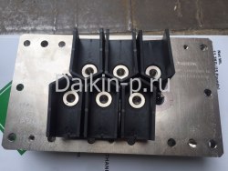 Запчасть DAIKIN 302023P TERMINAL PLATE(EUROPE MARKET)