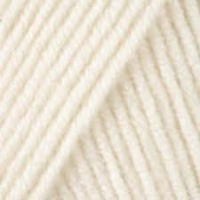 Yarn Art Merino De Luxe цвет 502 молочный Yarn Art 50% шерсть мериноса, 50% акрил, длина в мотке 280 м.