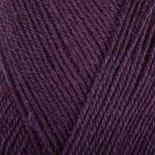 Перспективная, цвет 1057 темная ежевика ООО Пехорский текстиль 50% шерсть мериноса, 50% высокообъемный акрил, длина 270м в мотке