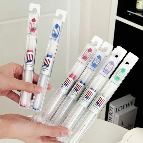 Зубная щетка (в пластиковом чехле) / арт. 283-21