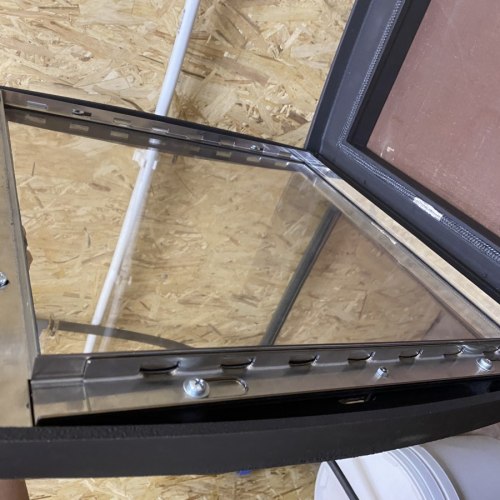 Дверка герметичная со стеклом окрашенная Рублит ДТ-С.410.1 "Слобода" 500*538