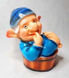 Садовая фигурка из гипса Троль в тазике (420*450мм)